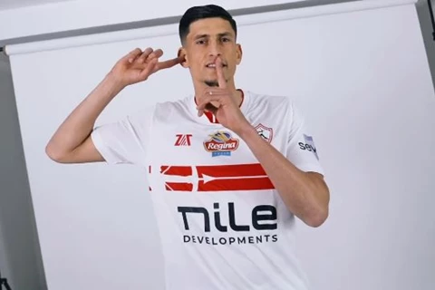 "معجب بالأسطورة شيكابالا والفوز بالألقاب".. رسائل صلاح الدين مصدق صفقة الزمالك الجديدة (فيديو)